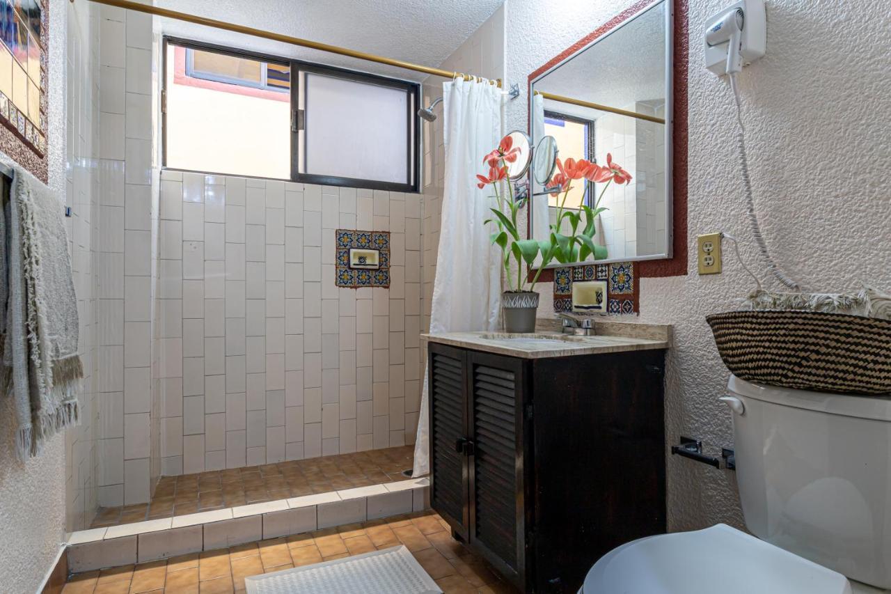 Deluxe Room,1363793240:JPEG