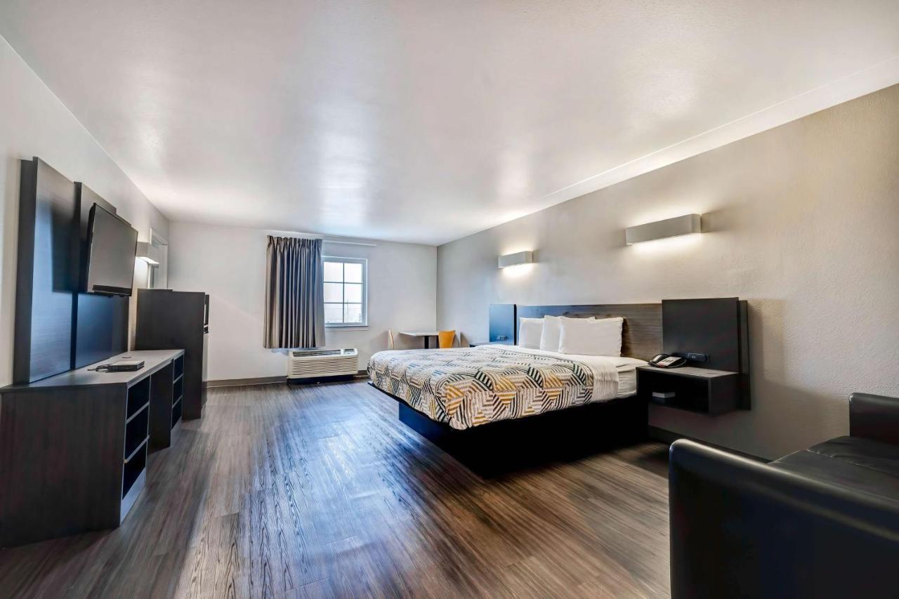 King Room - Disability Access - Non-Smoking,1710124579:JPEG