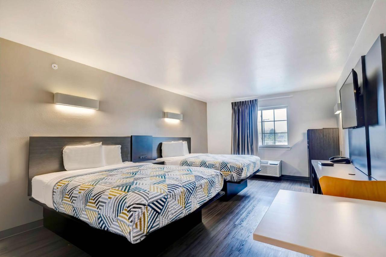 Queen Room Two Queen Beds Non-Smoking