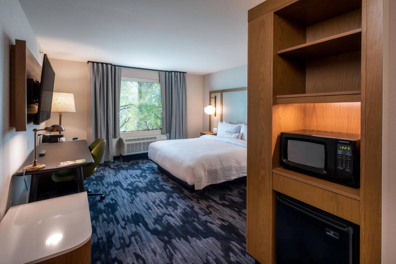 King Room Roll Shower Mobility Access or Hearing Accessible