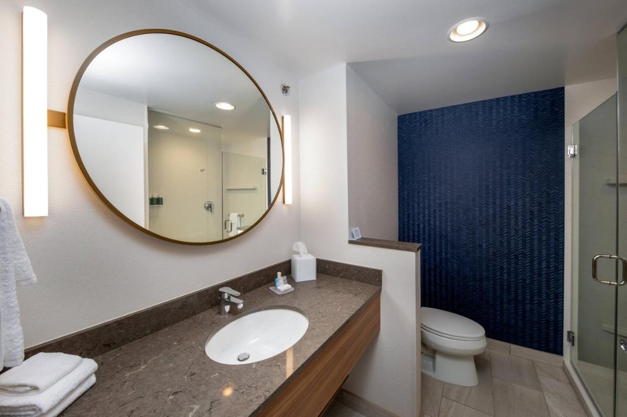 King Room Roll Shower Mobility Access or Hearing Accessible
