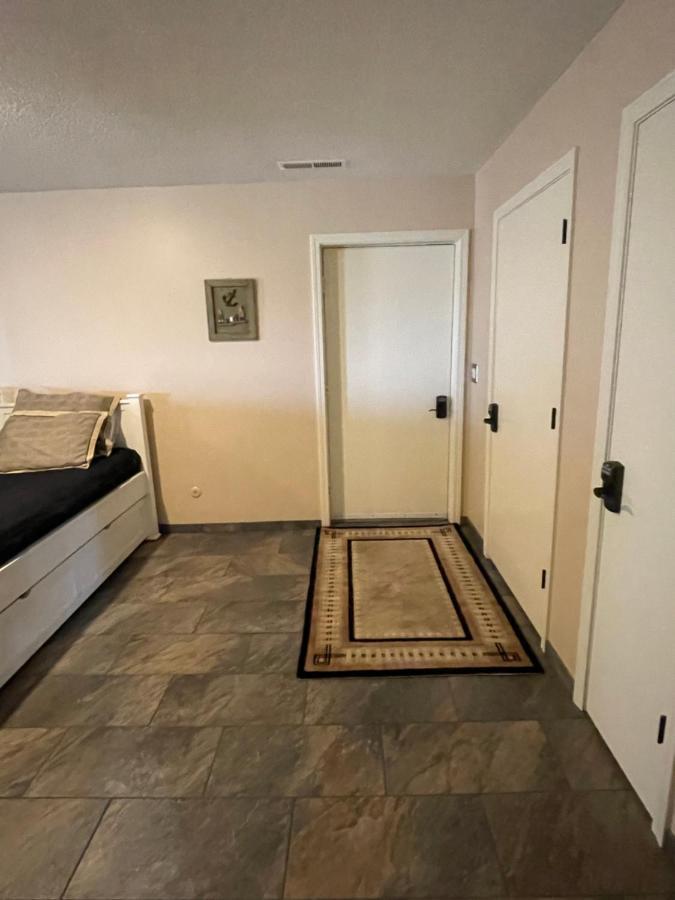 Deluxe King Suite,1403303861:JPEG