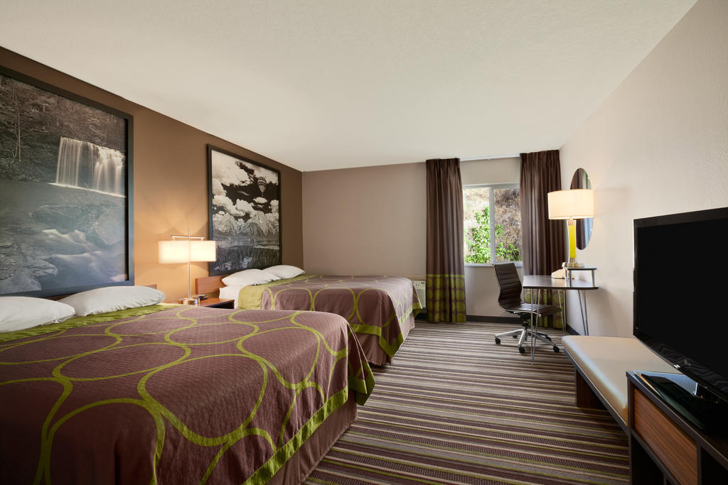 Deluxe Queen Room Two Queen Beds Non-Smoking