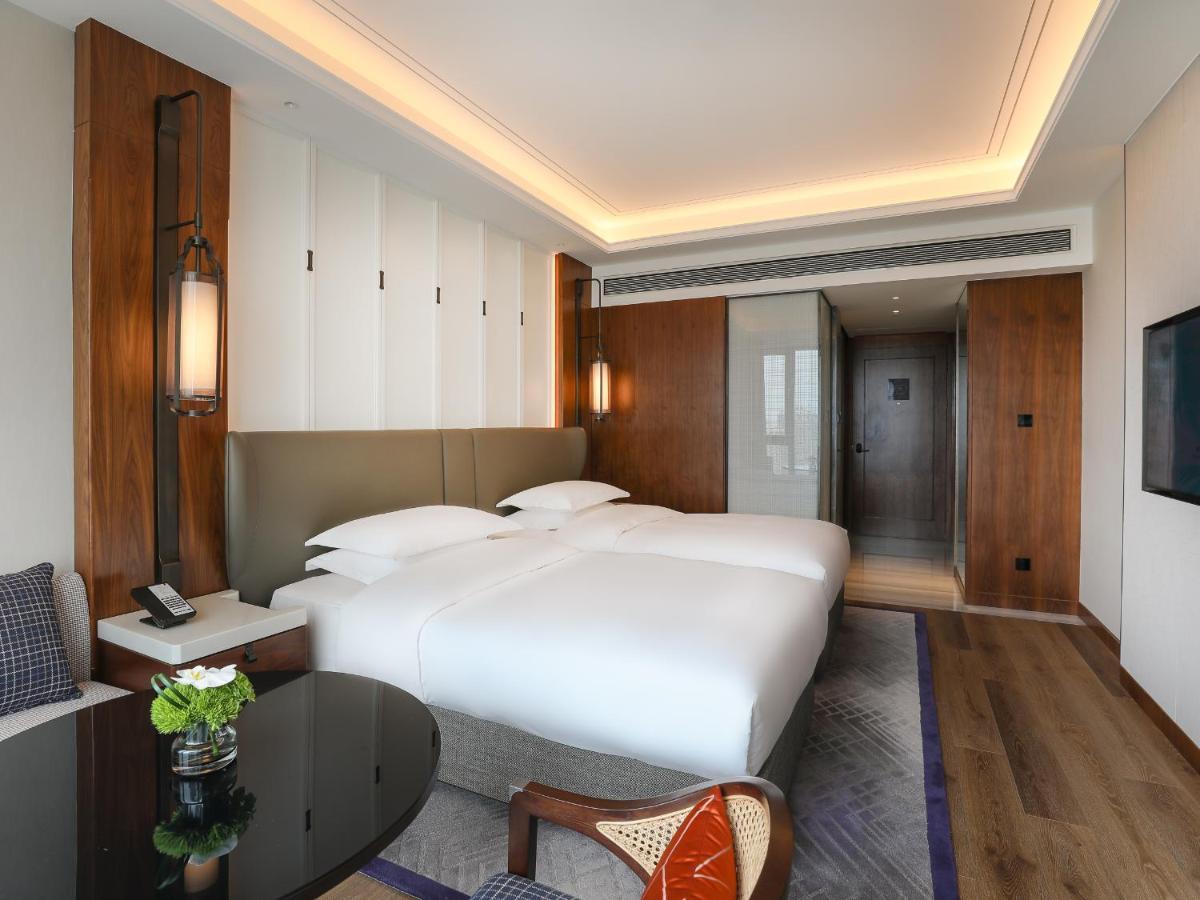 Lake View Twin Room