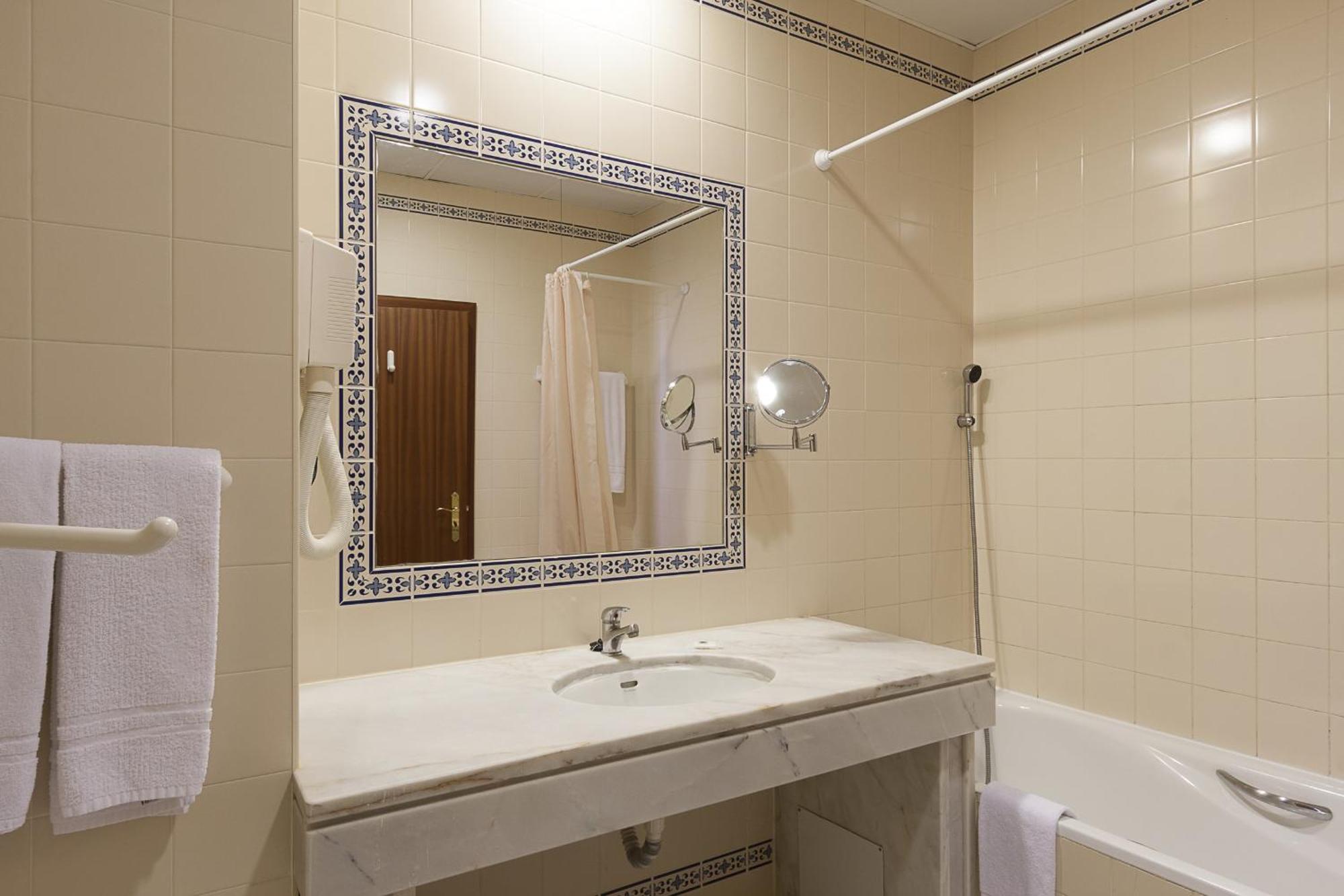 Studio Apartment with Balcony or Terrace,1654251640:JPEG