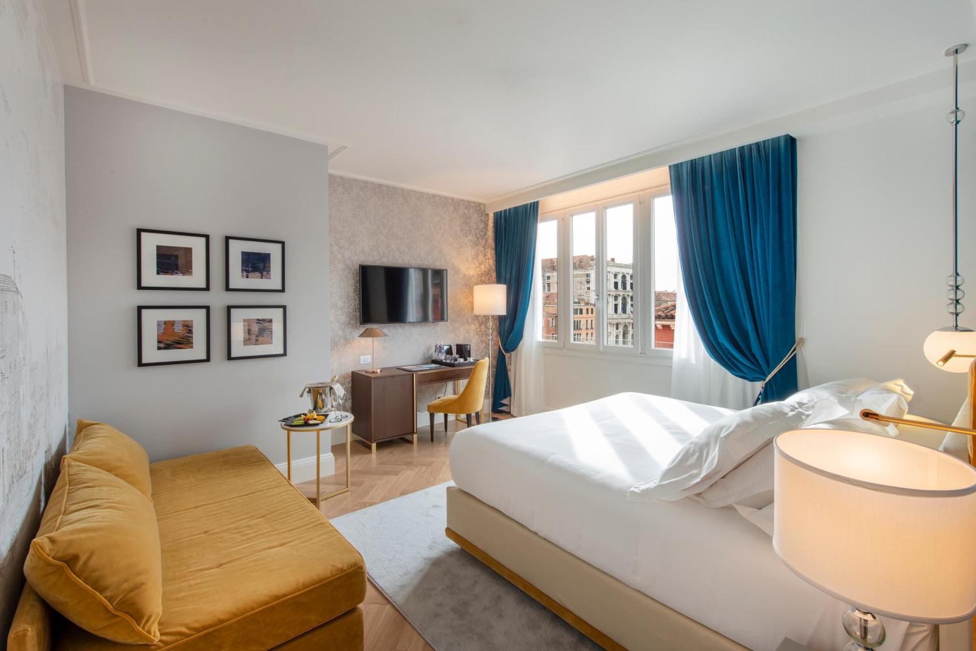 Deluxe Double Room partial Canal View