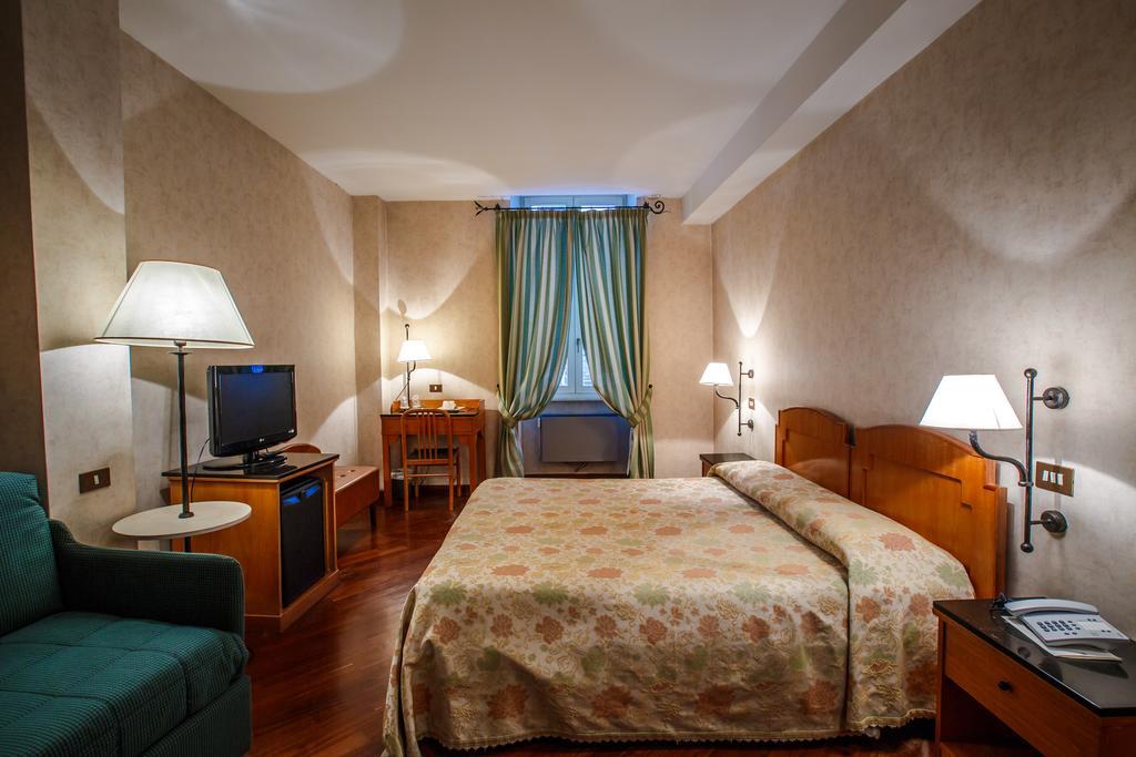 Standard Double Room,402348843:JPEG
