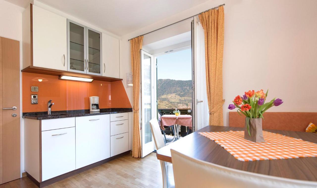 Apartment mit Balkon