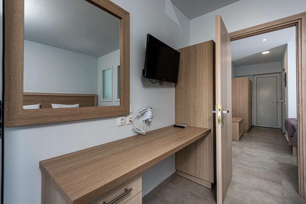 Family Room,1483494029:JPEG