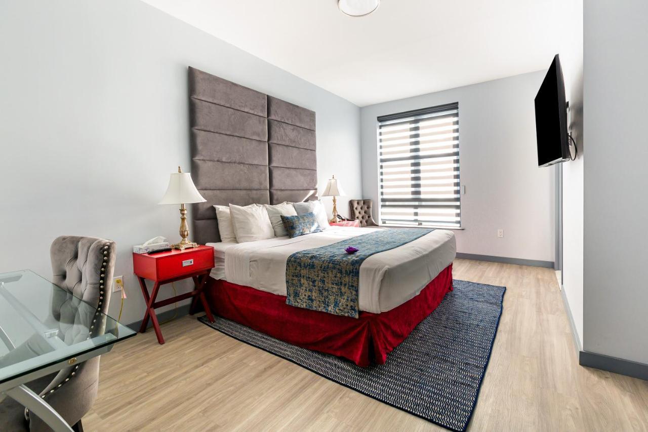 One King Bed Room, Accessible,1498849408:JPEG