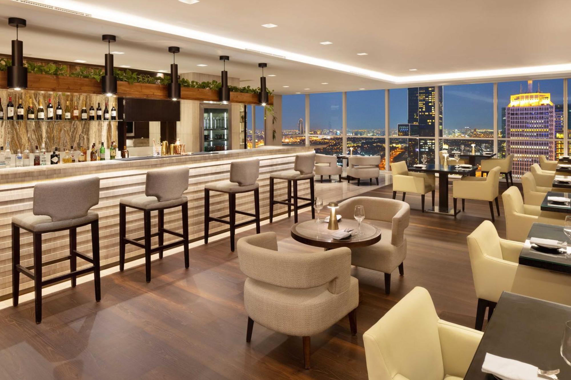 Suite Deluxe de 1 dormitorio con cama extragrande y acceso al club lounge