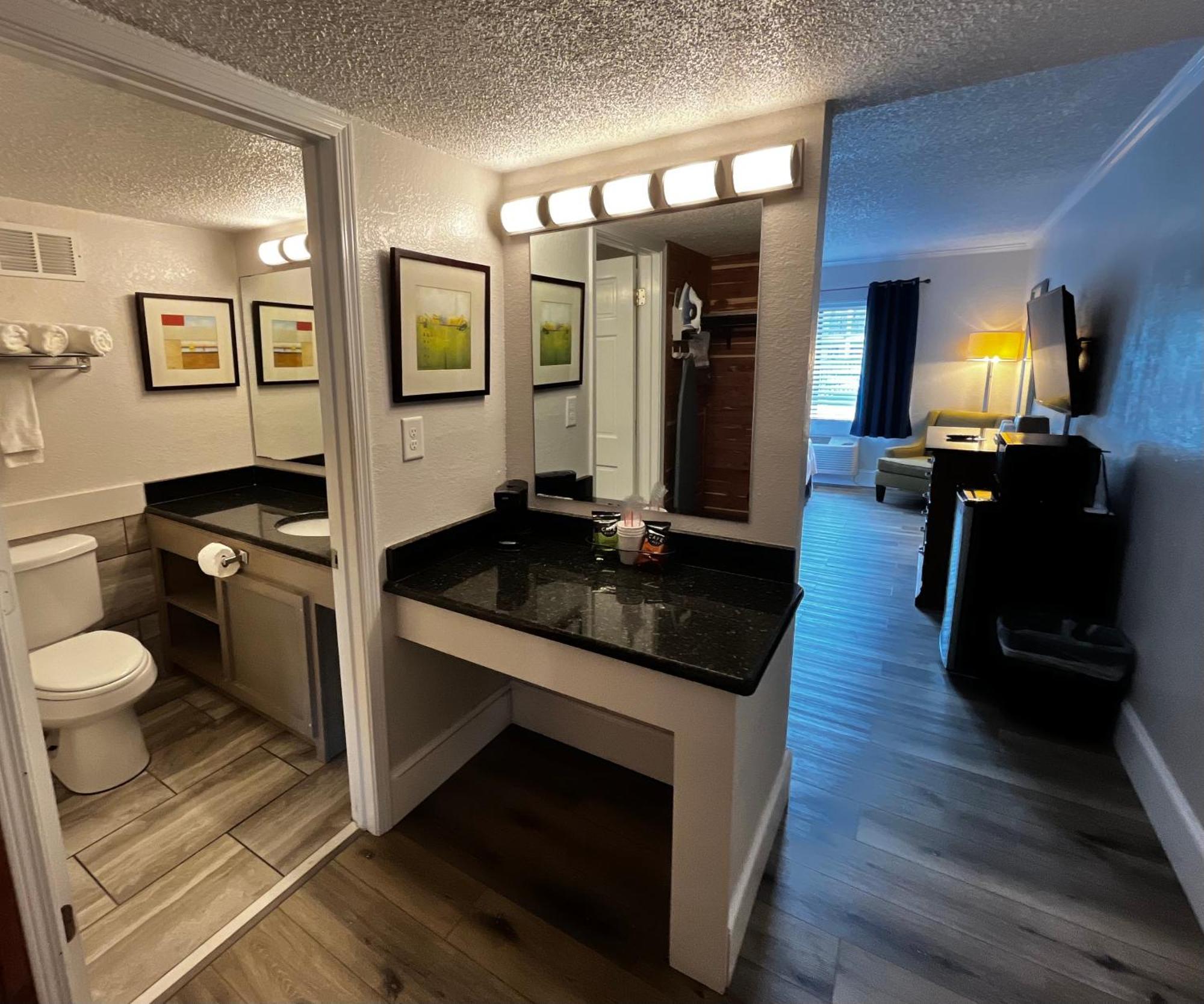 Deluxe King Room