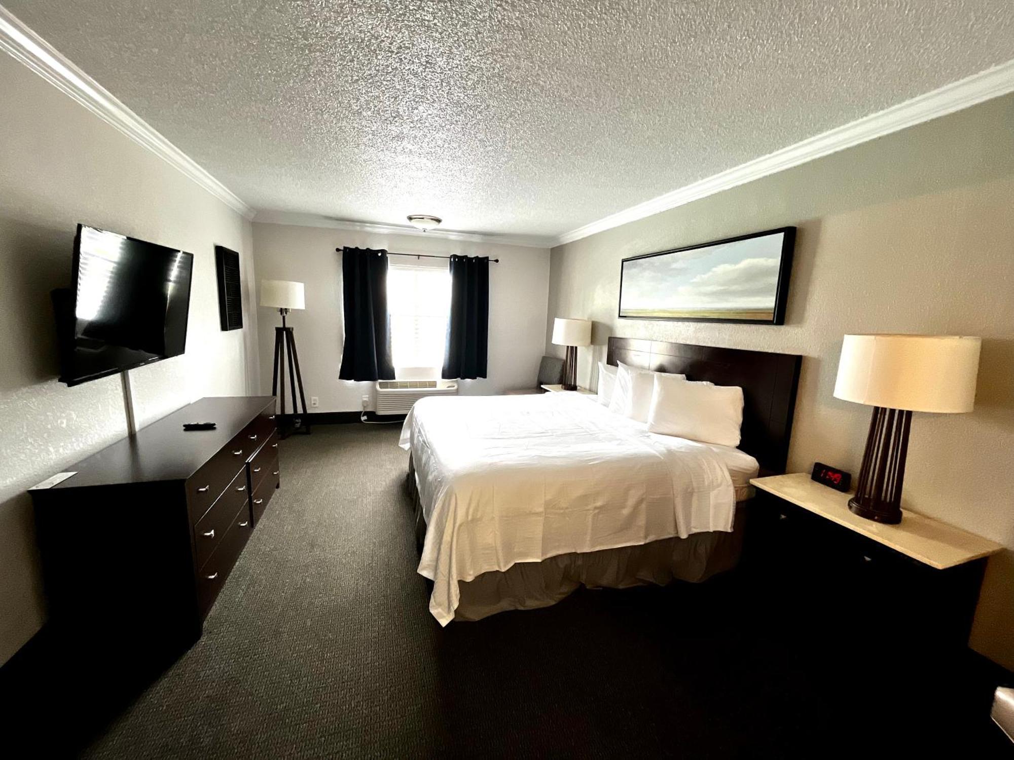 Deluxe King Room