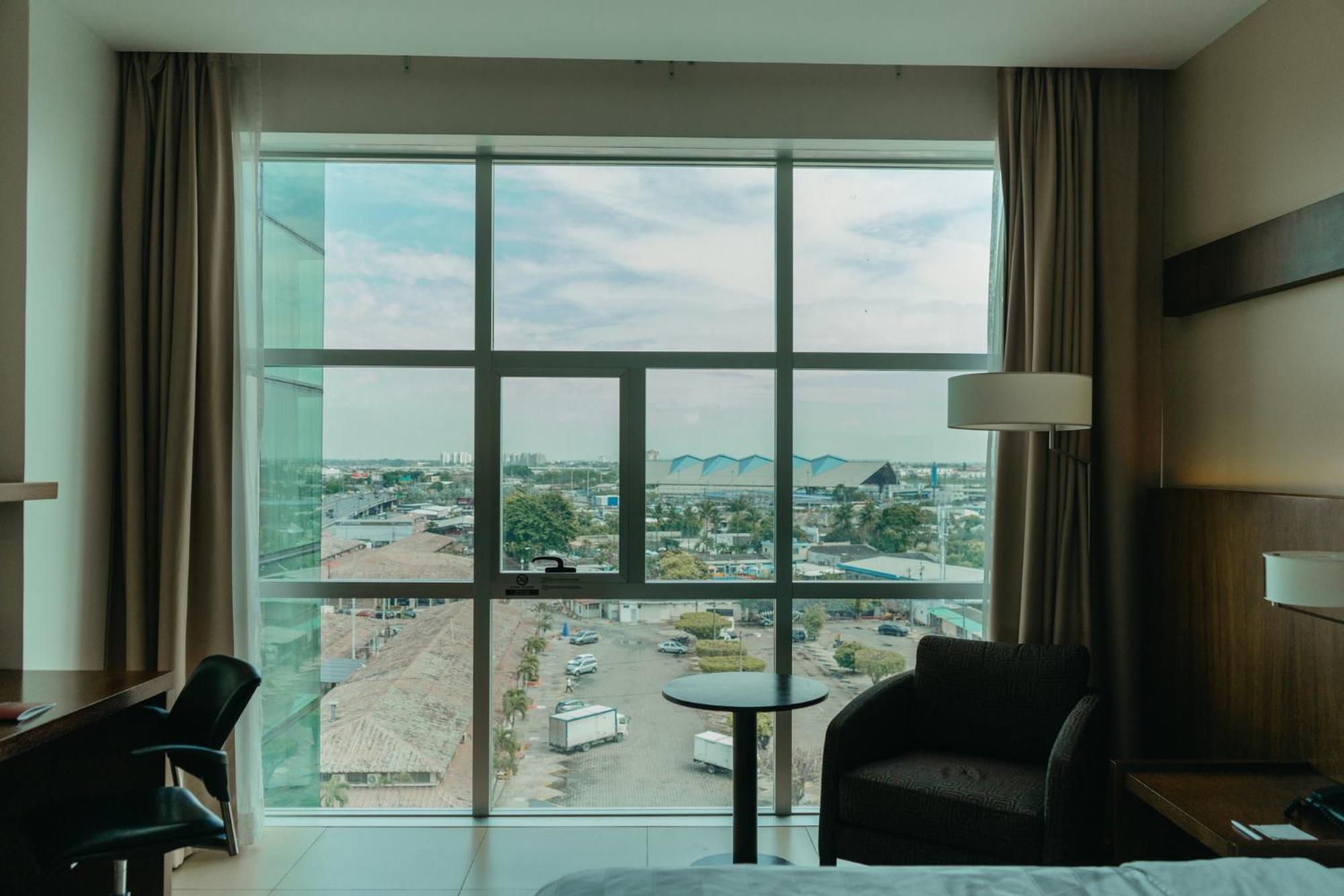 Habitación Doble con cama grande con vistas a la ciudad