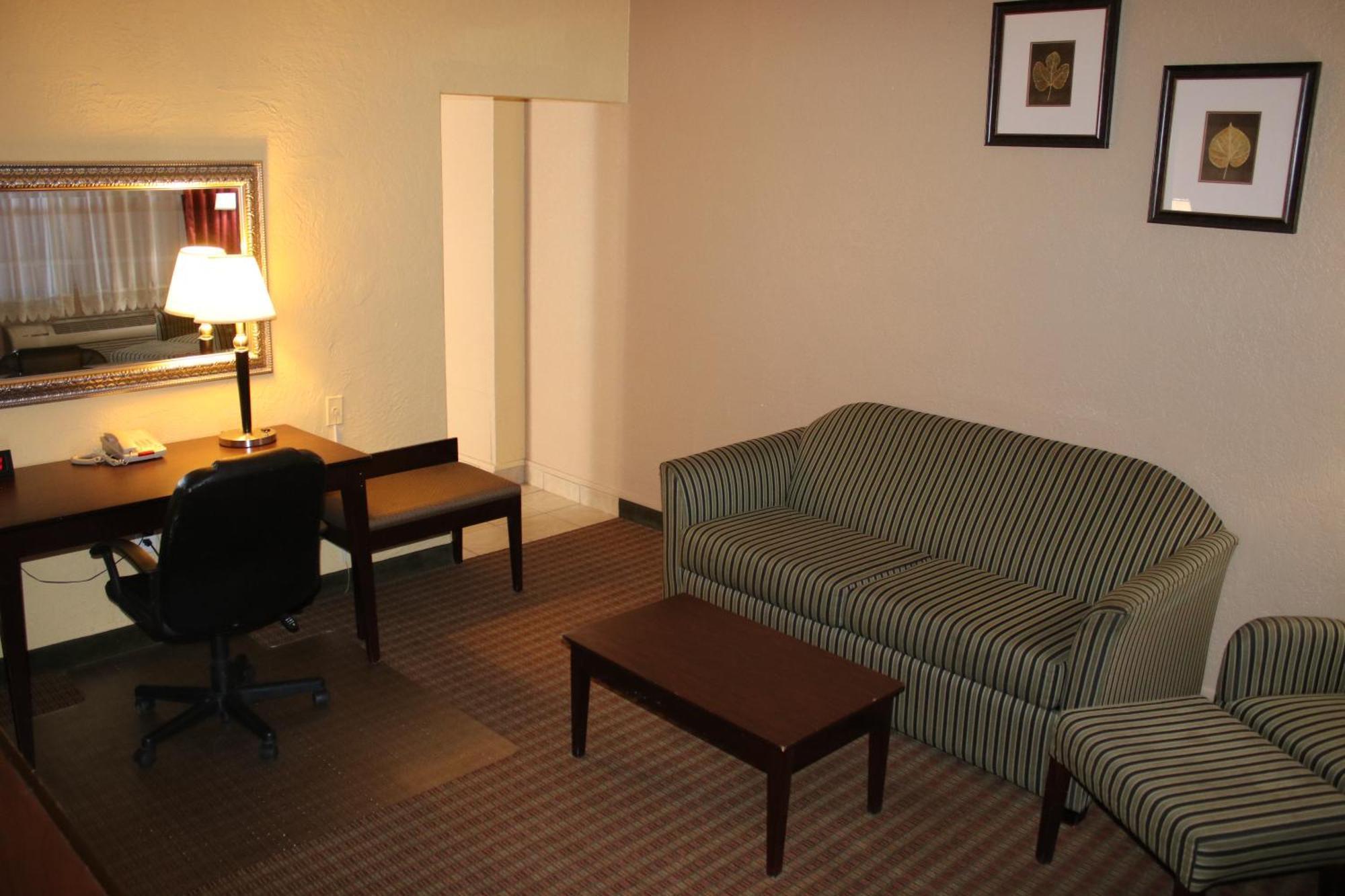 King Junior Suite - Non-Smoking,1539189013:JPEG