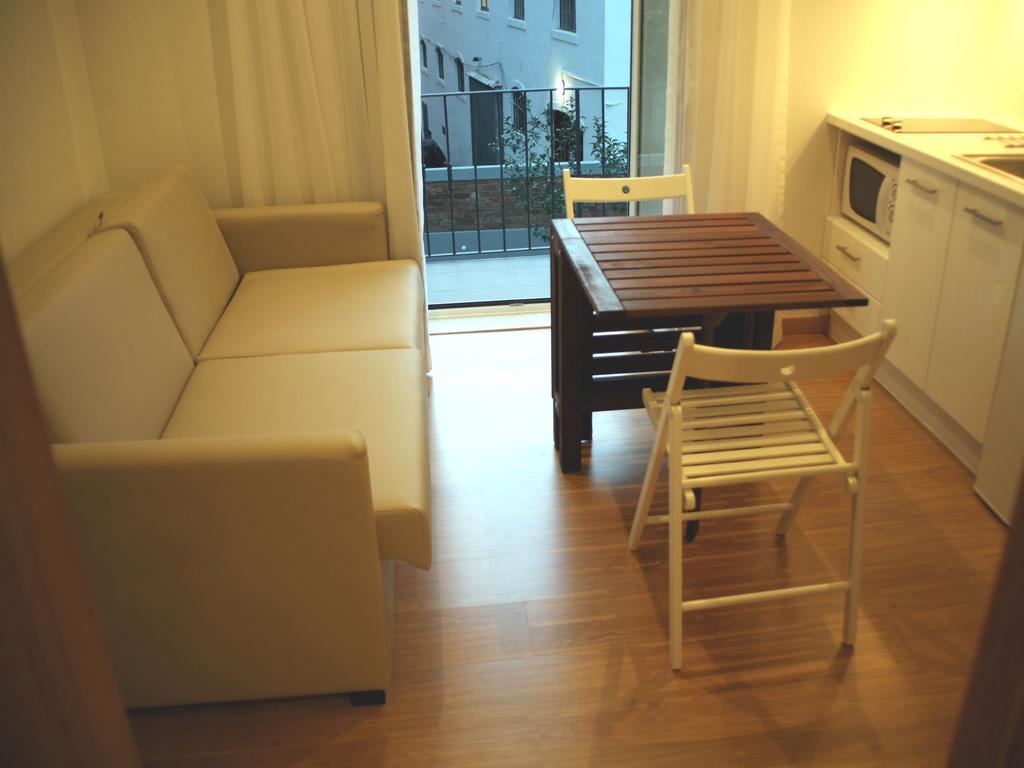 Apartamento de 1 dormitorio con balcón