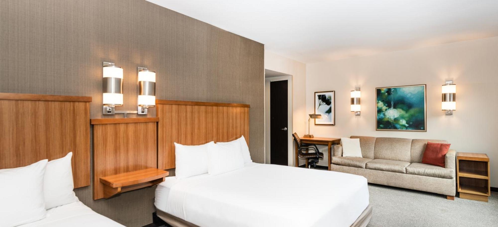 Queen Room with Two Queen Beds and Roll-In Shower - Disability Access,1400033897:JPEG