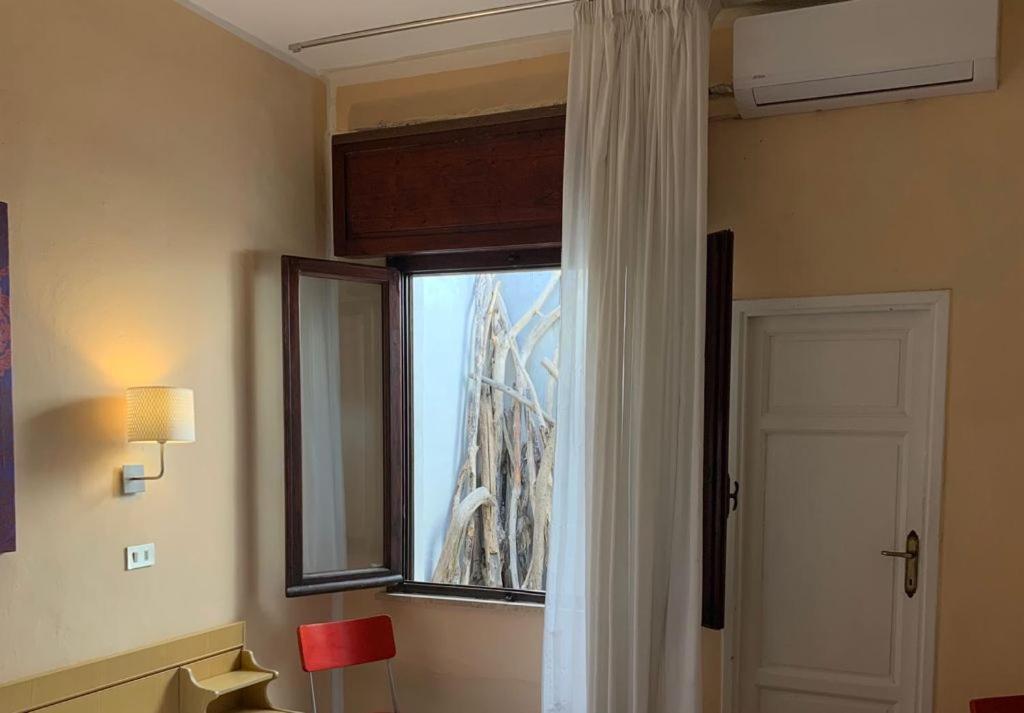 Economy Double or Twin Room,1556213959:JPEG