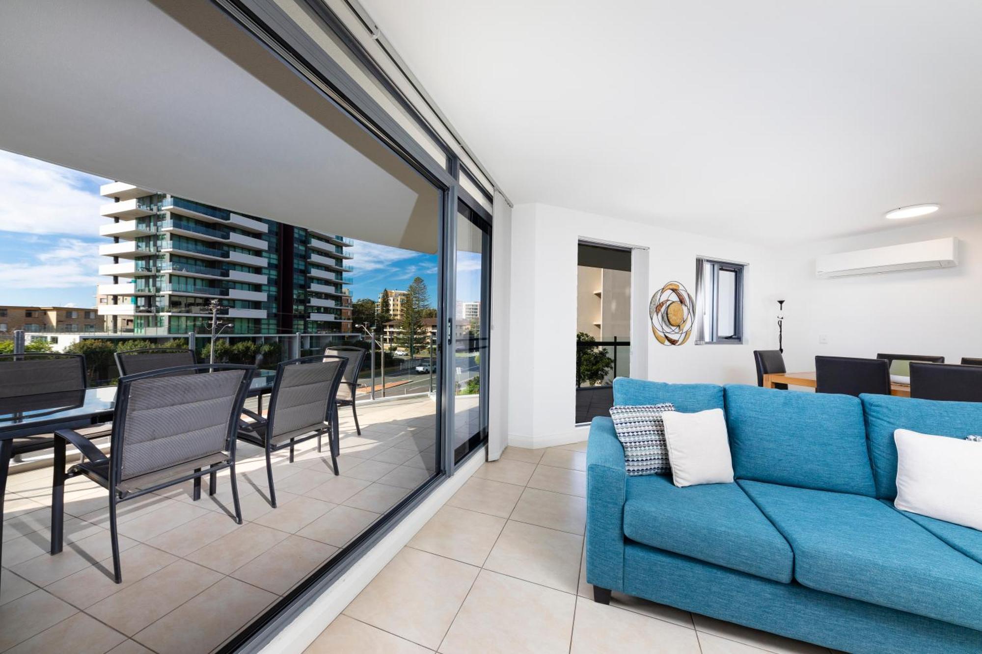 One-Bedroom Apartment Town View
