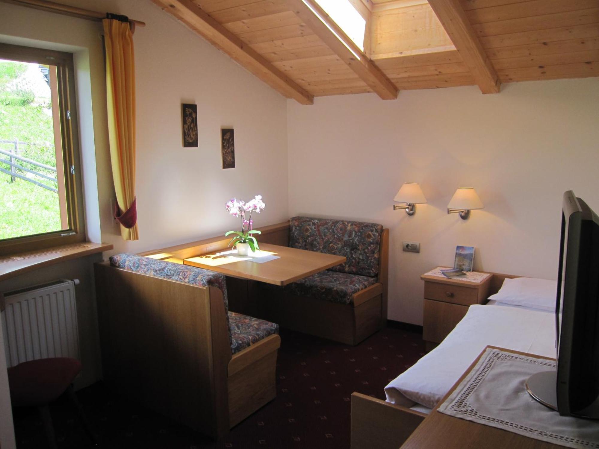 Single Room,1571902682:JPEG