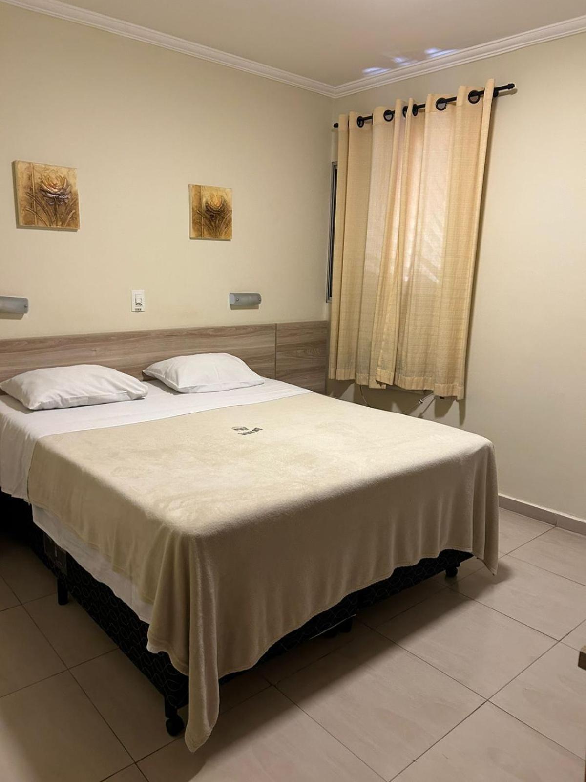 Quarto Individual Econômico