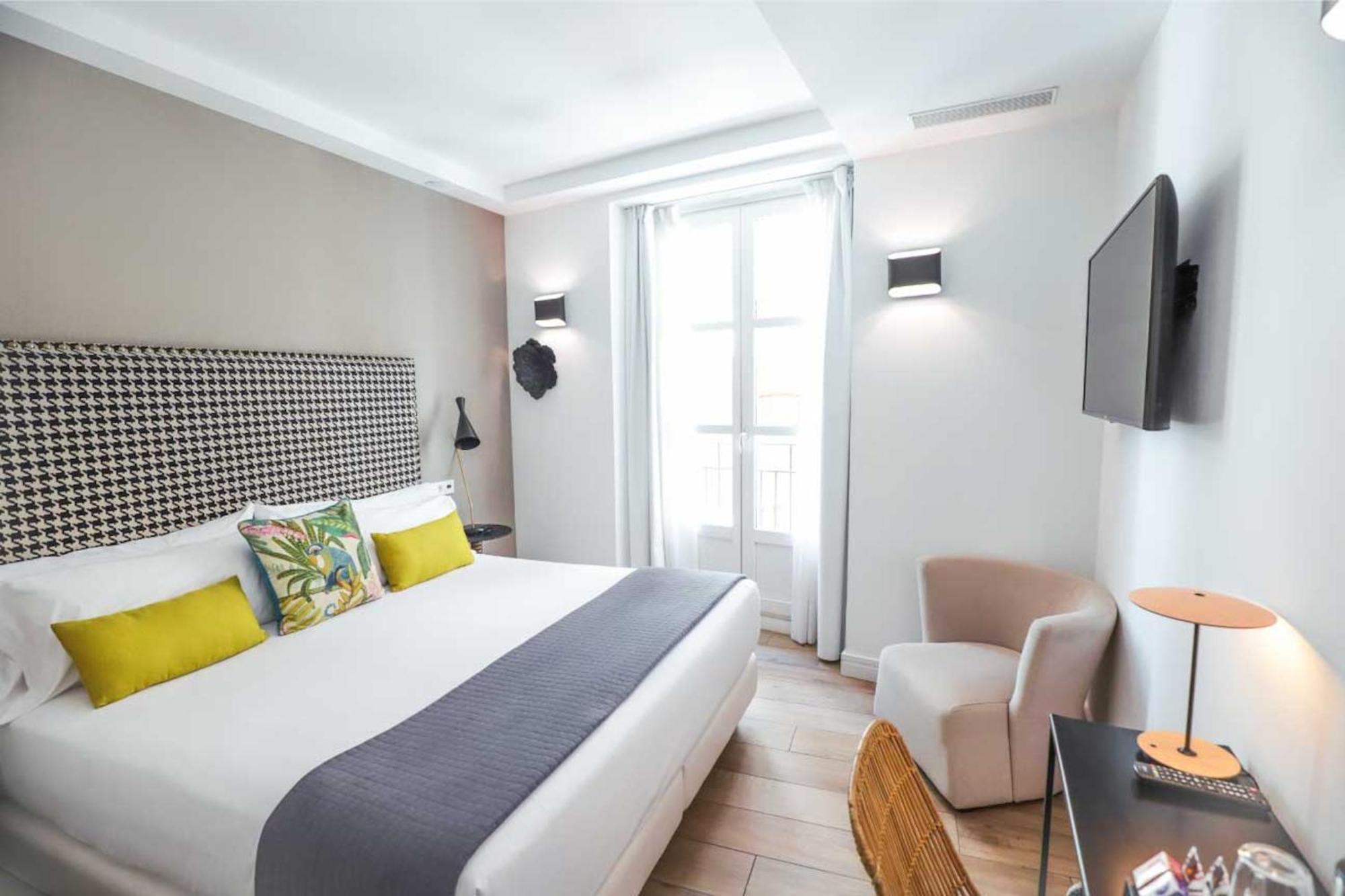 Superior Double Room,1584742697:JPEG