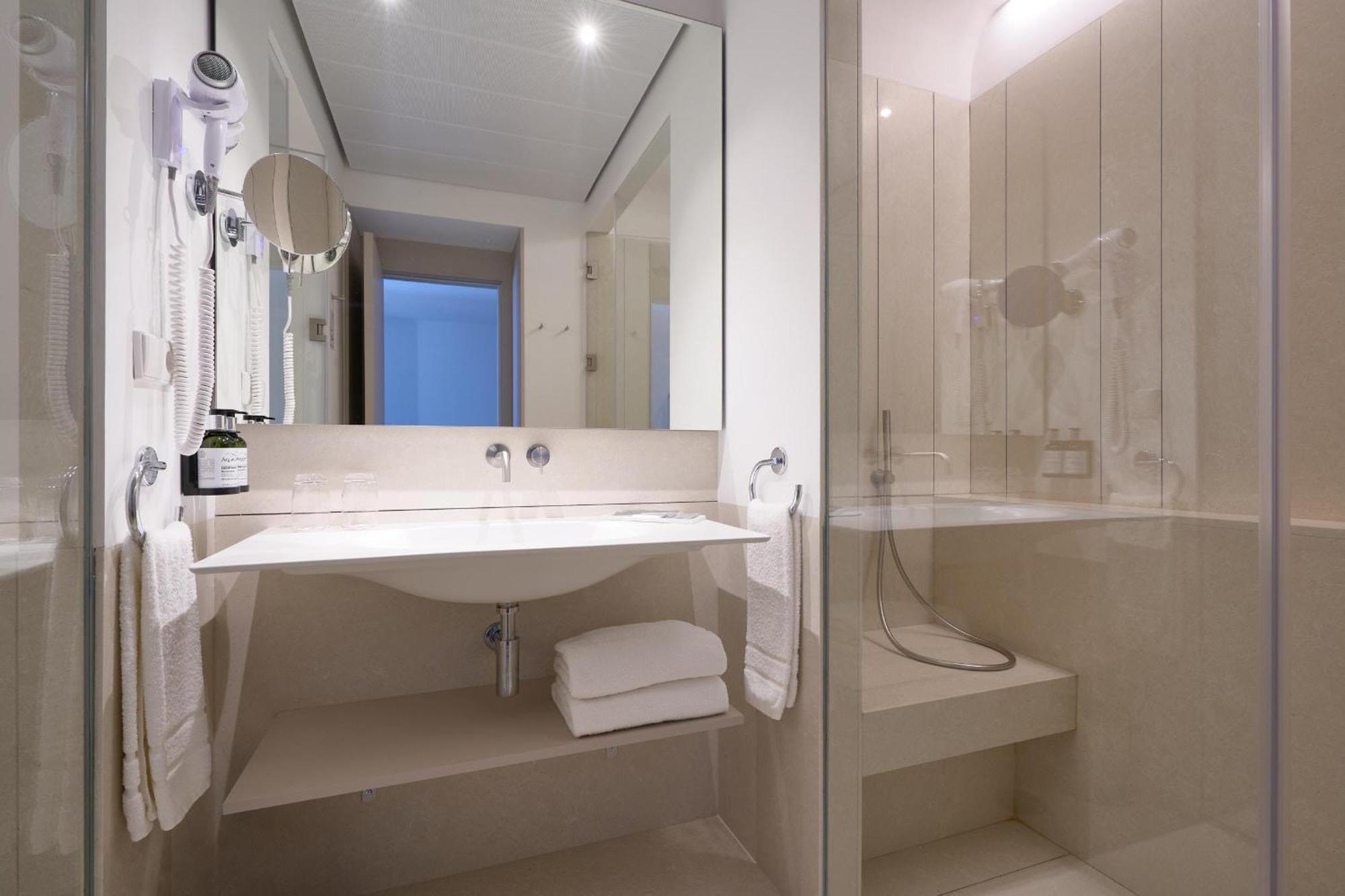 Standard Double Room,1586822488:JPEG