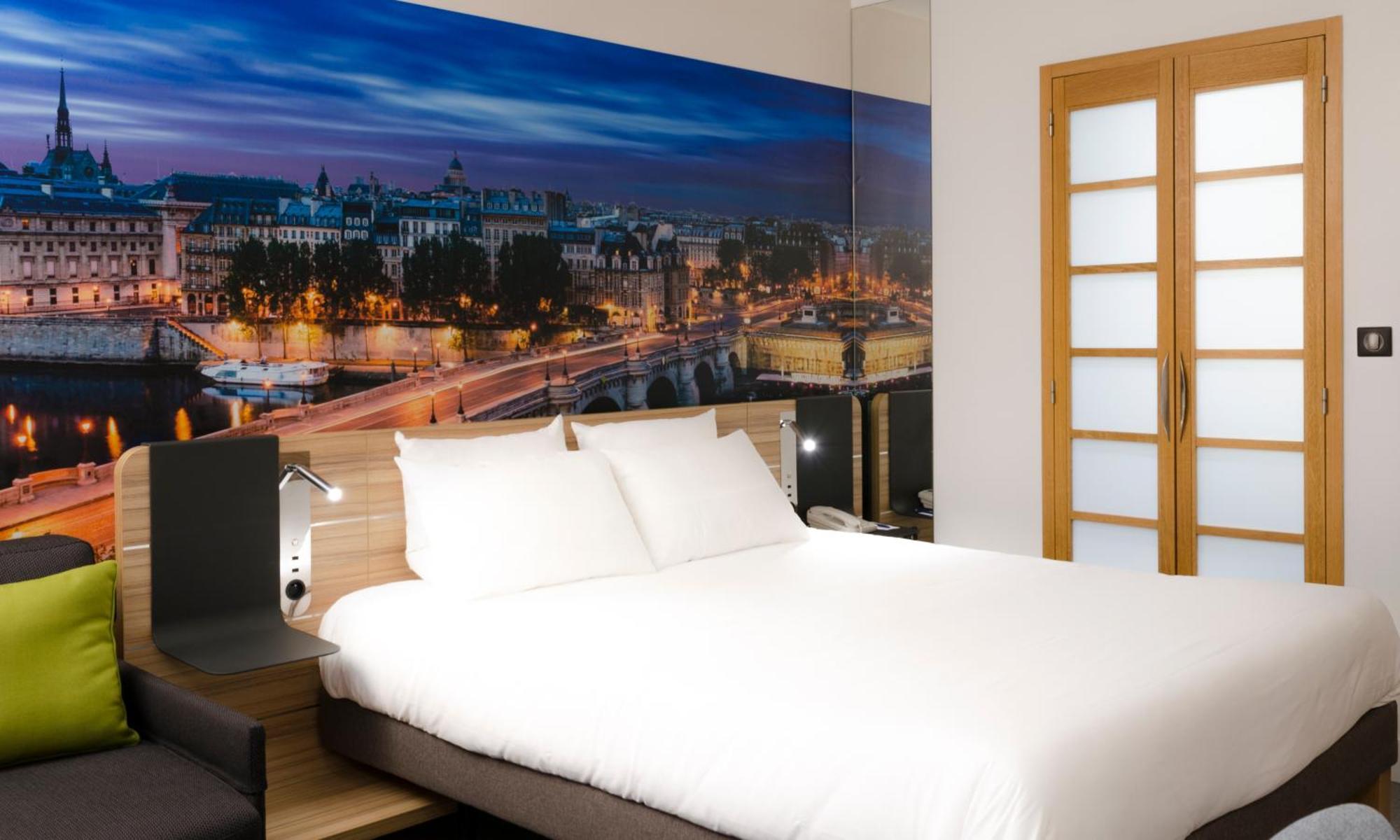 Quarto Queen Superior com Sofá de 2 Lugares
