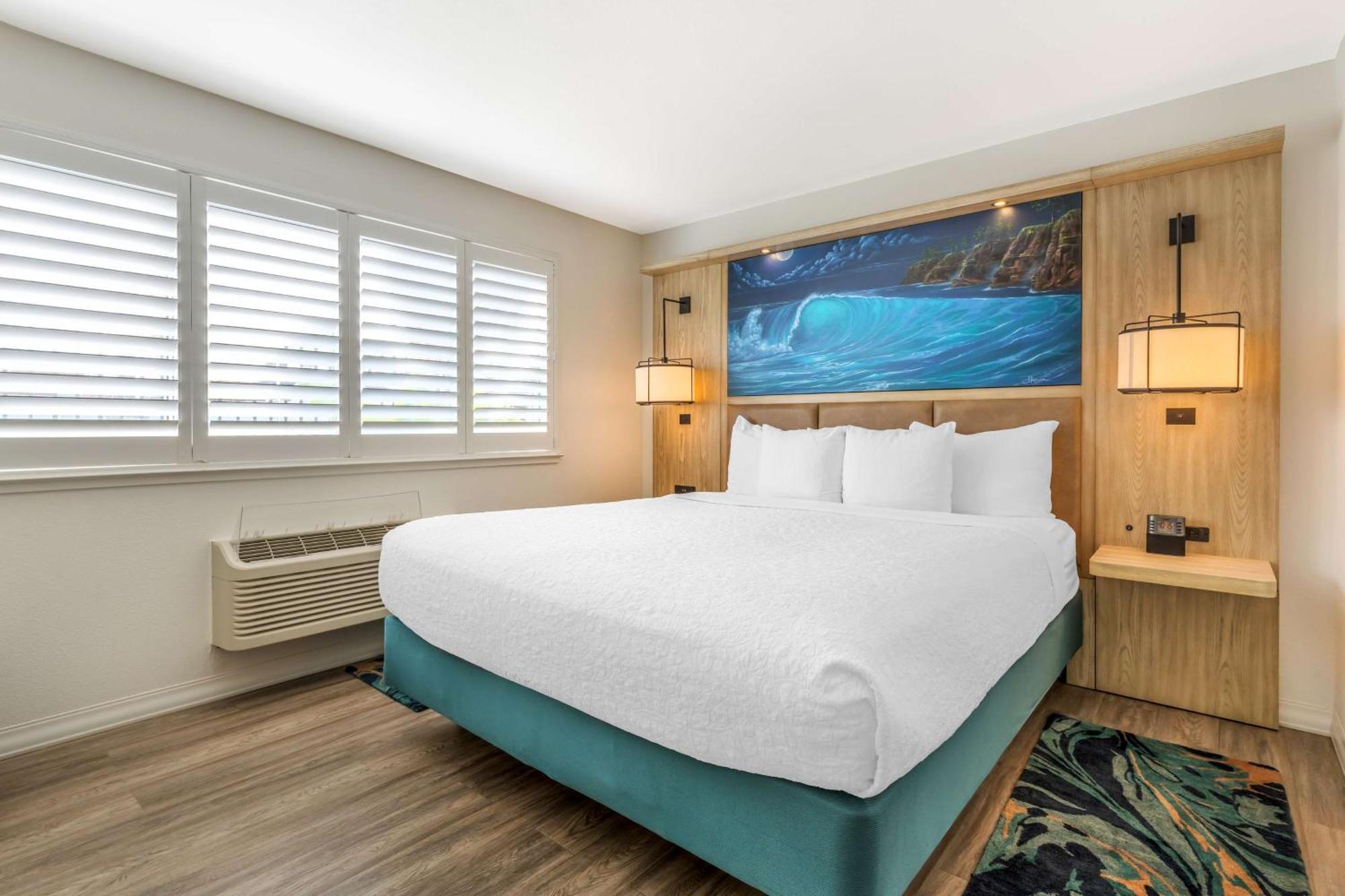 Junior Suite - Partially Separated Sitting Area, Fireplace & Sofa Bed,1588118225:JPEG
