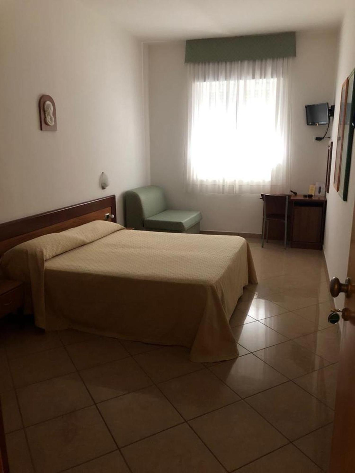 Triple Room,1653549356:JPEG
