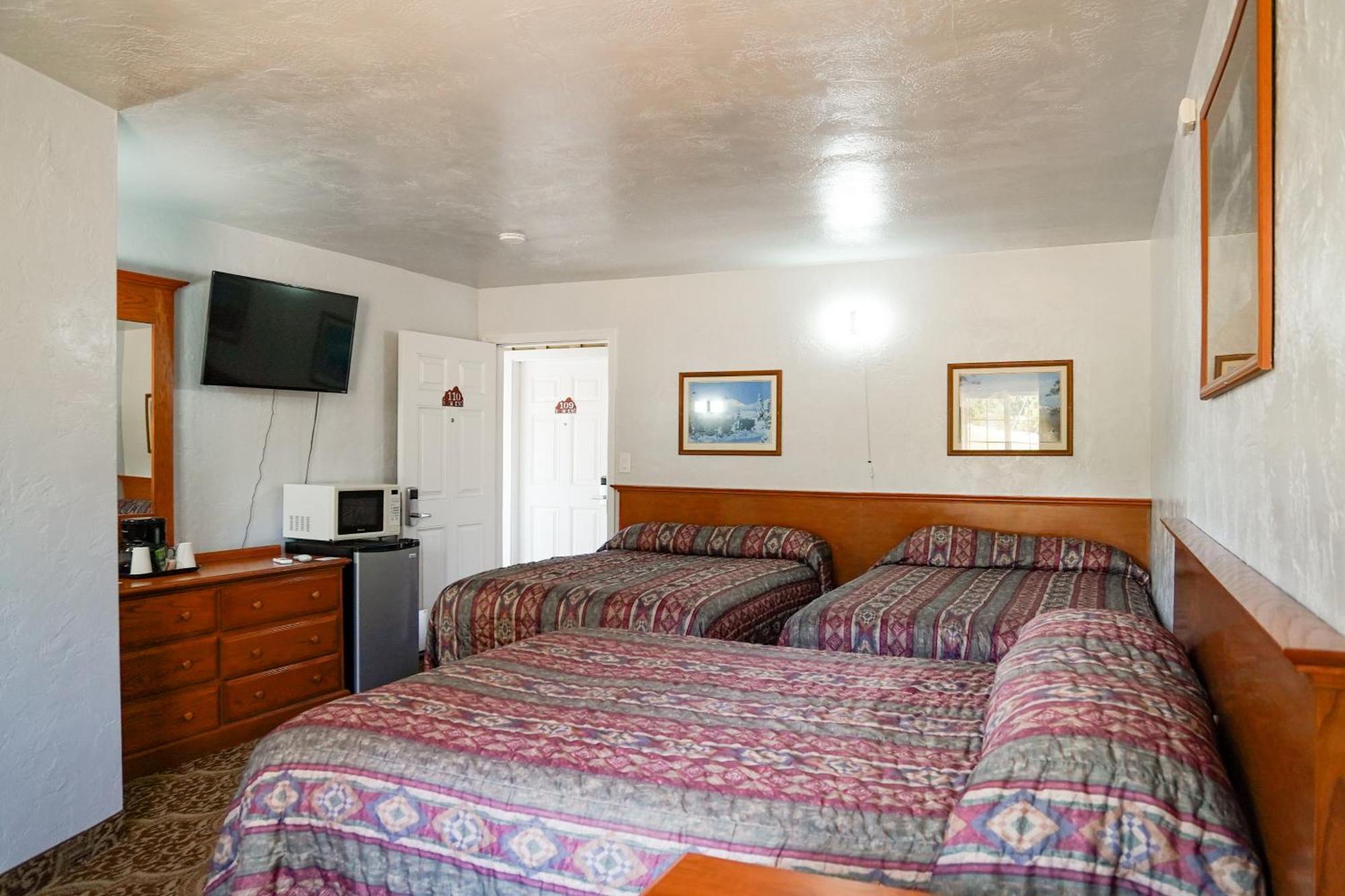 Basic Triple Room,1591243342:JPEG