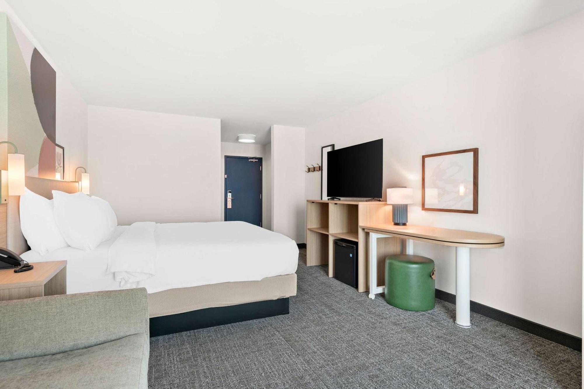 King Room,1591499747:JPEG