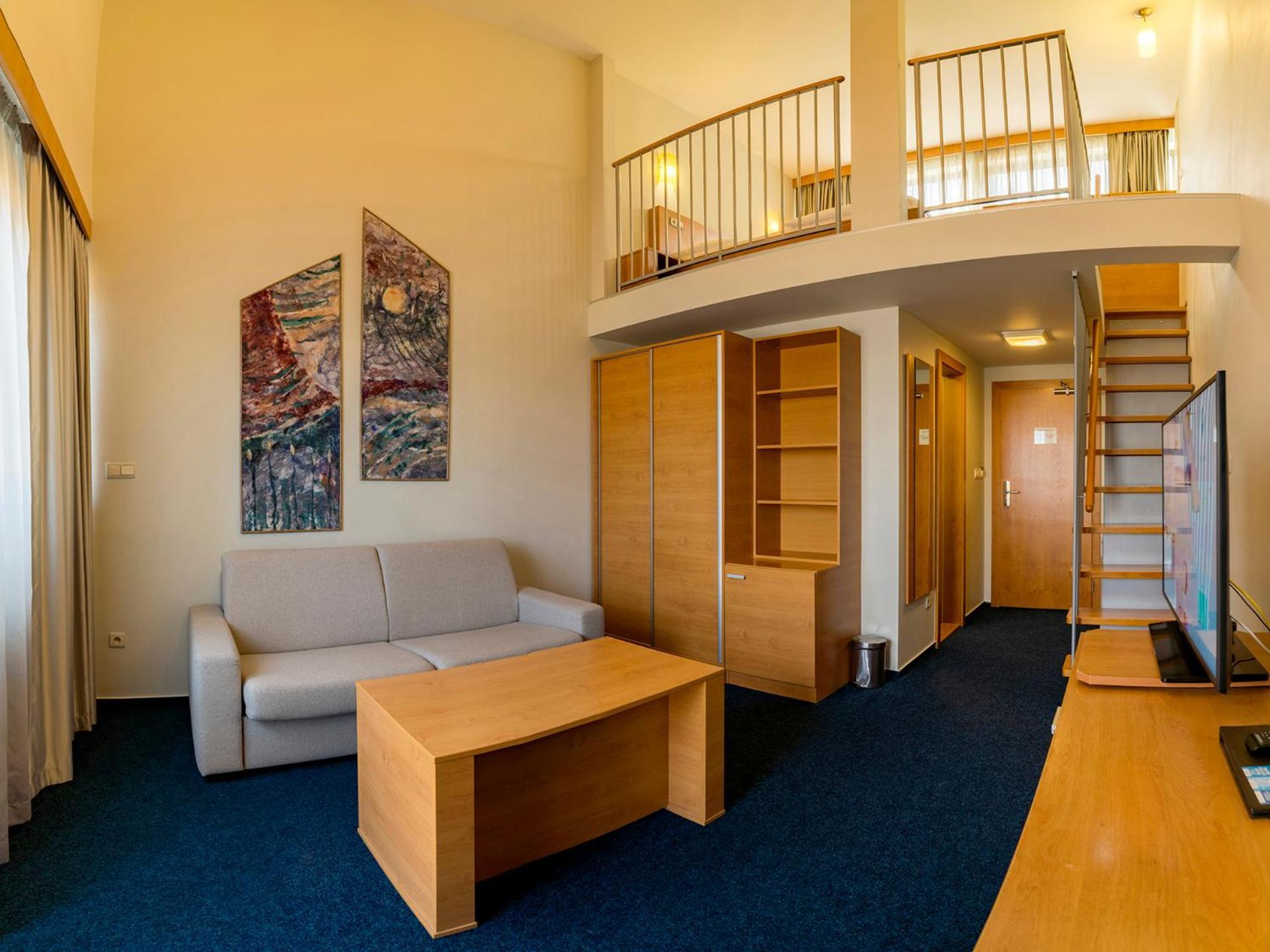Maisonette Family Room