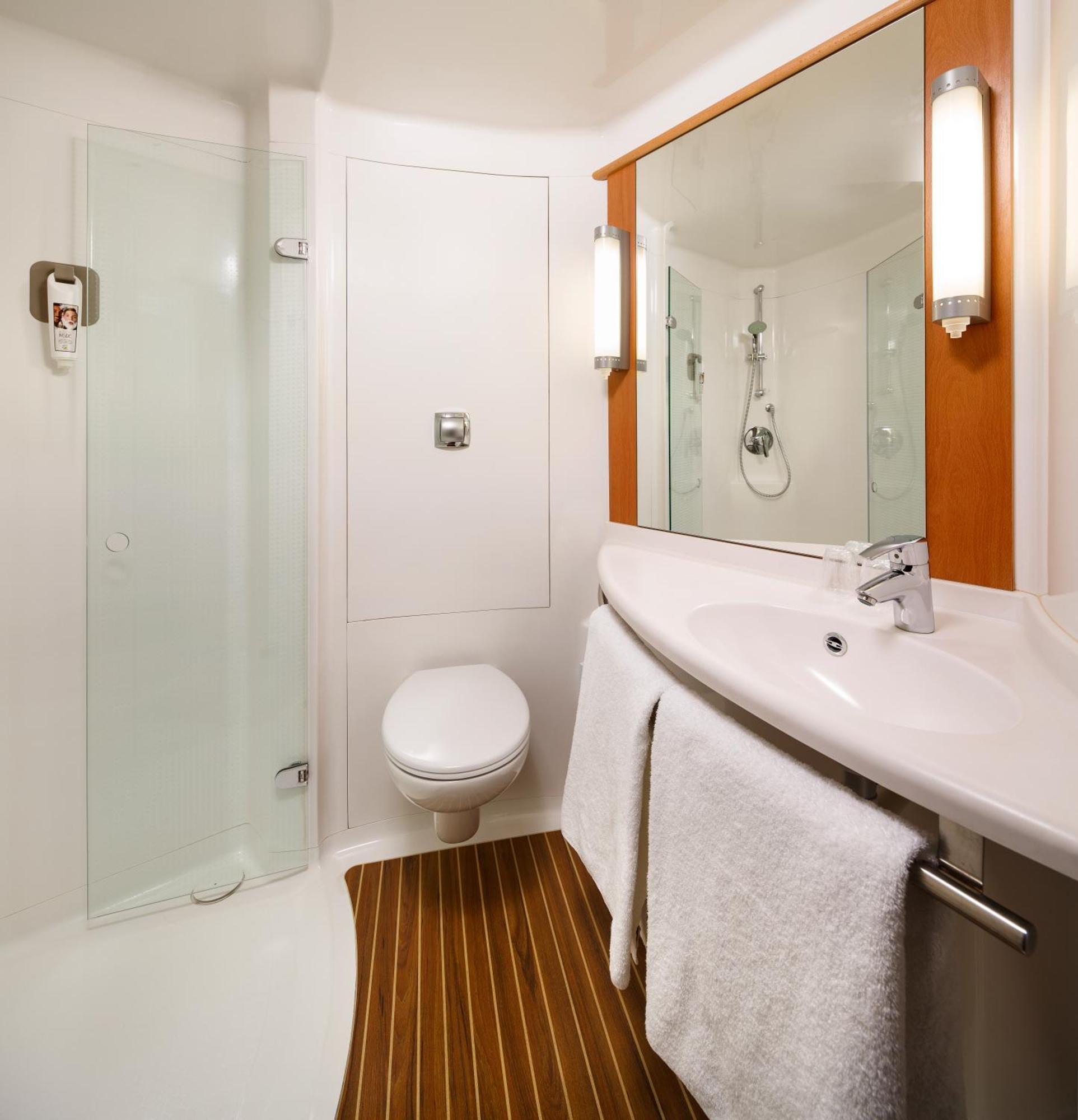 Standard Twin Room,1756540749:JPEG