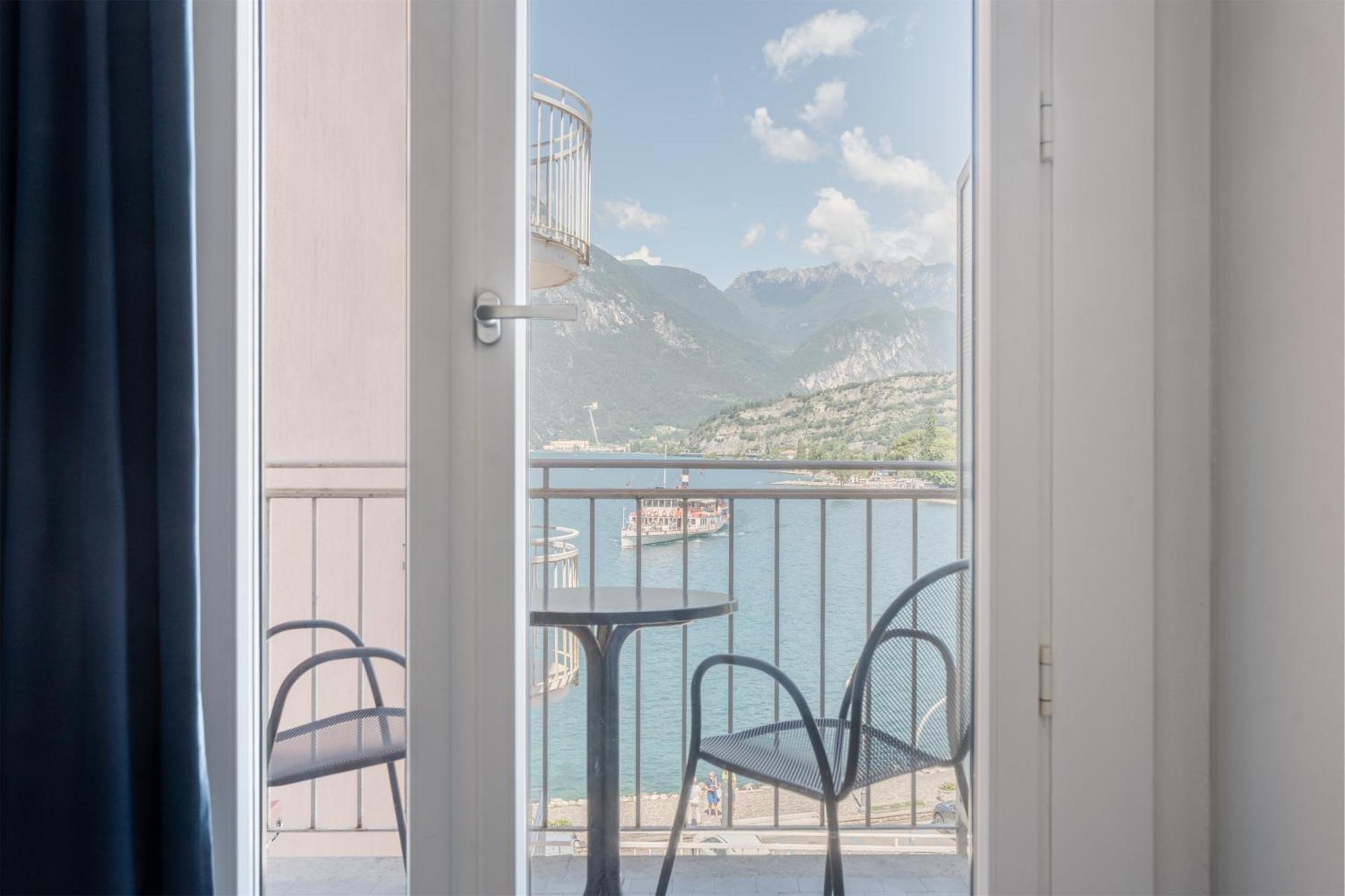Doppel-/Zweibettzimmer mit Seeblick