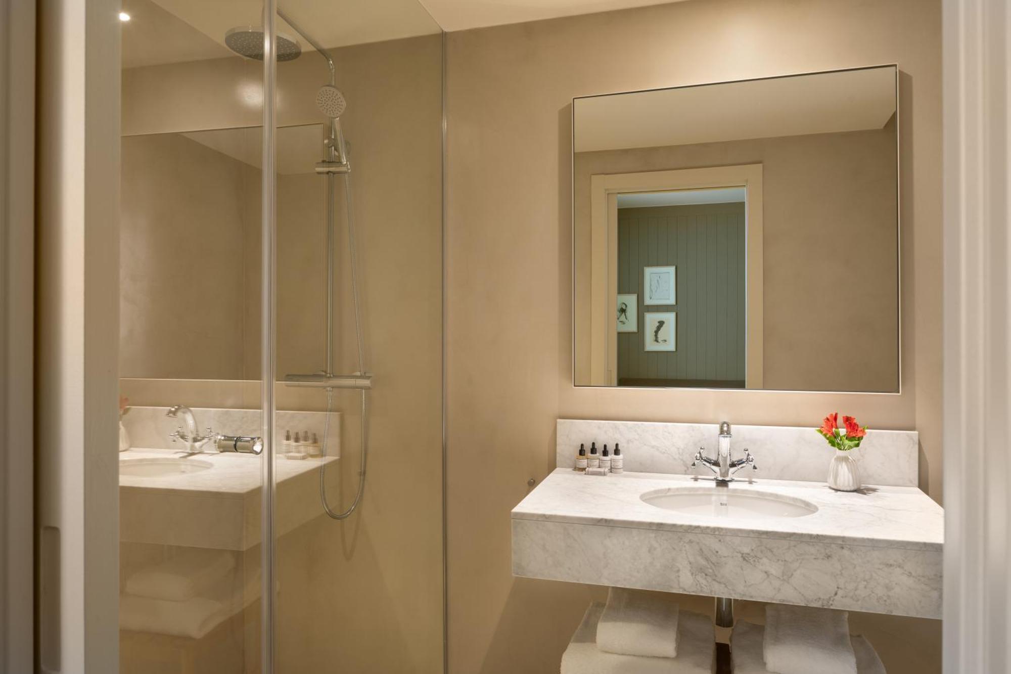 Quarto Duplo Design