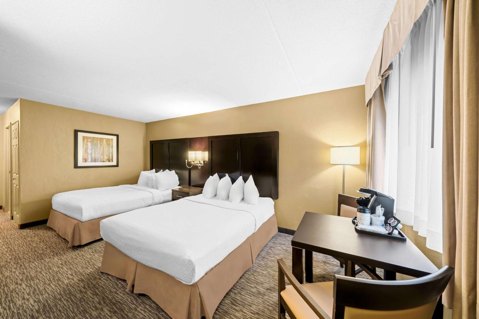 Queen Room with Two Queen Beds - Pet Friendly/Non-Smoking
