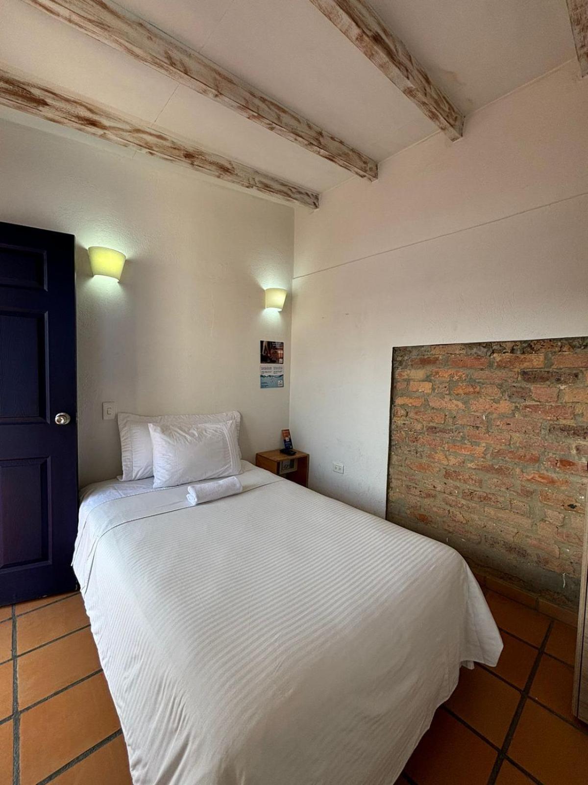 Single Room,1618306728:JPEG