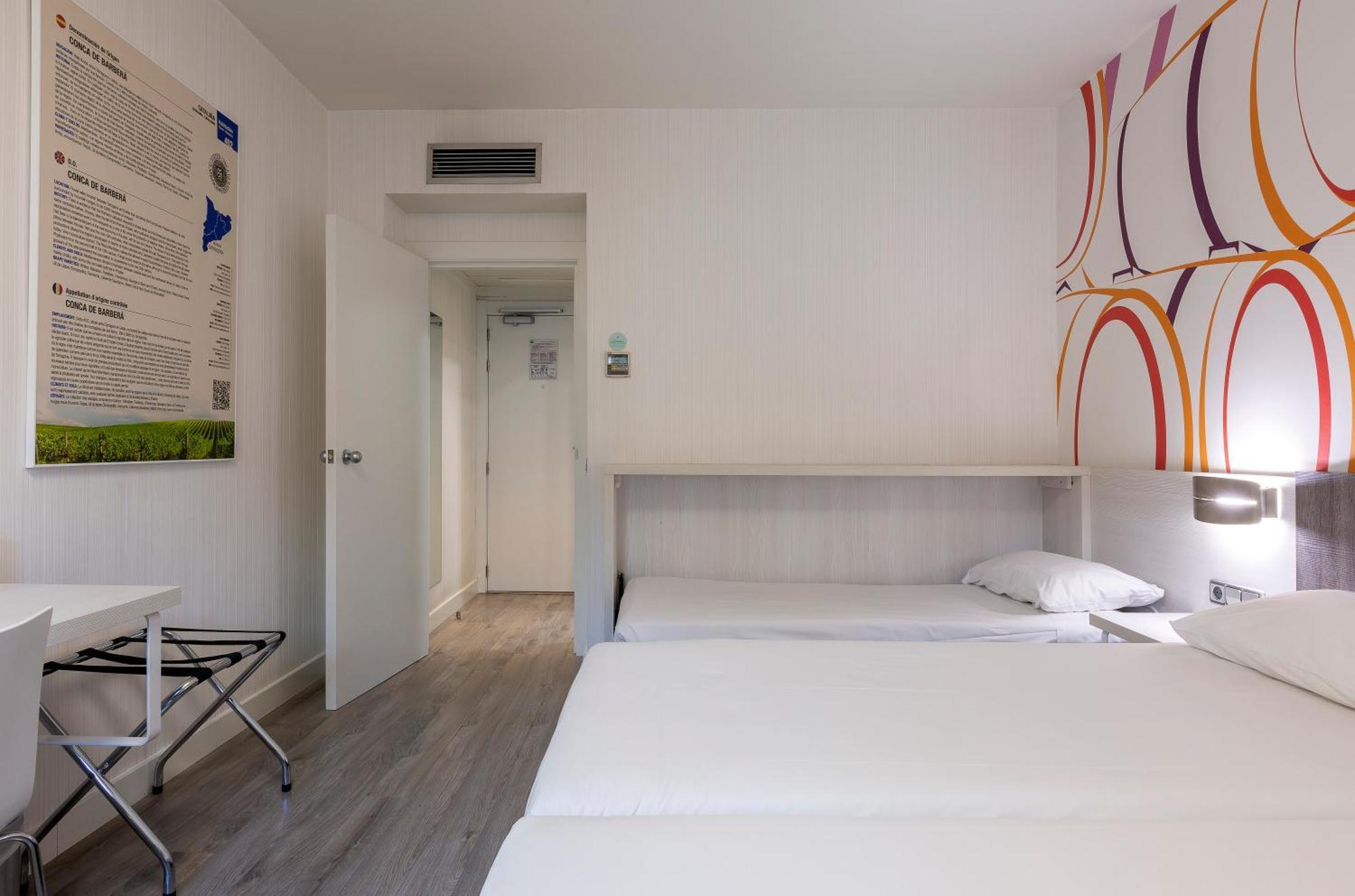 Quarto Duplo com Cama Extra