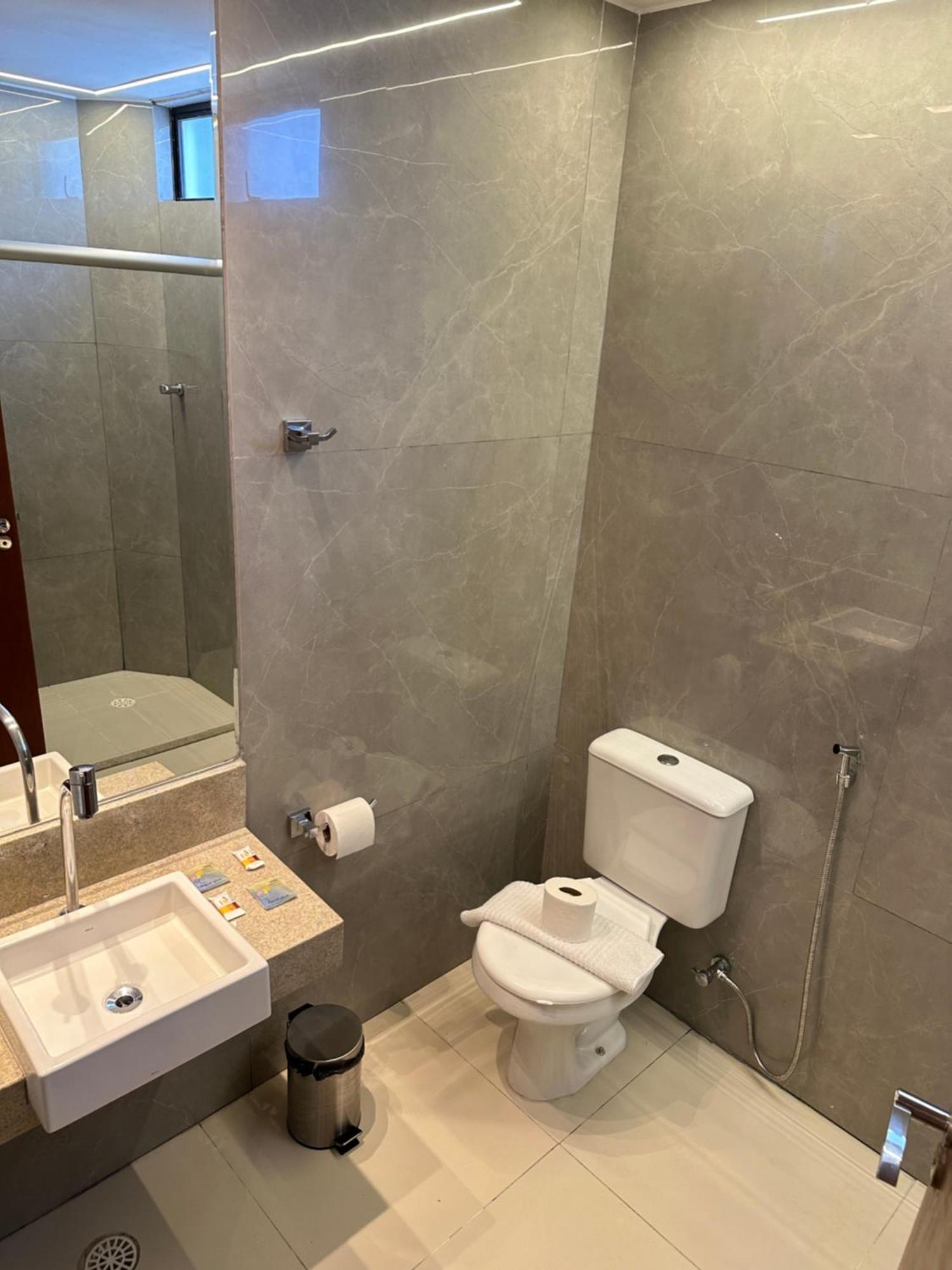 Standard Suite,1616473631:JPEG