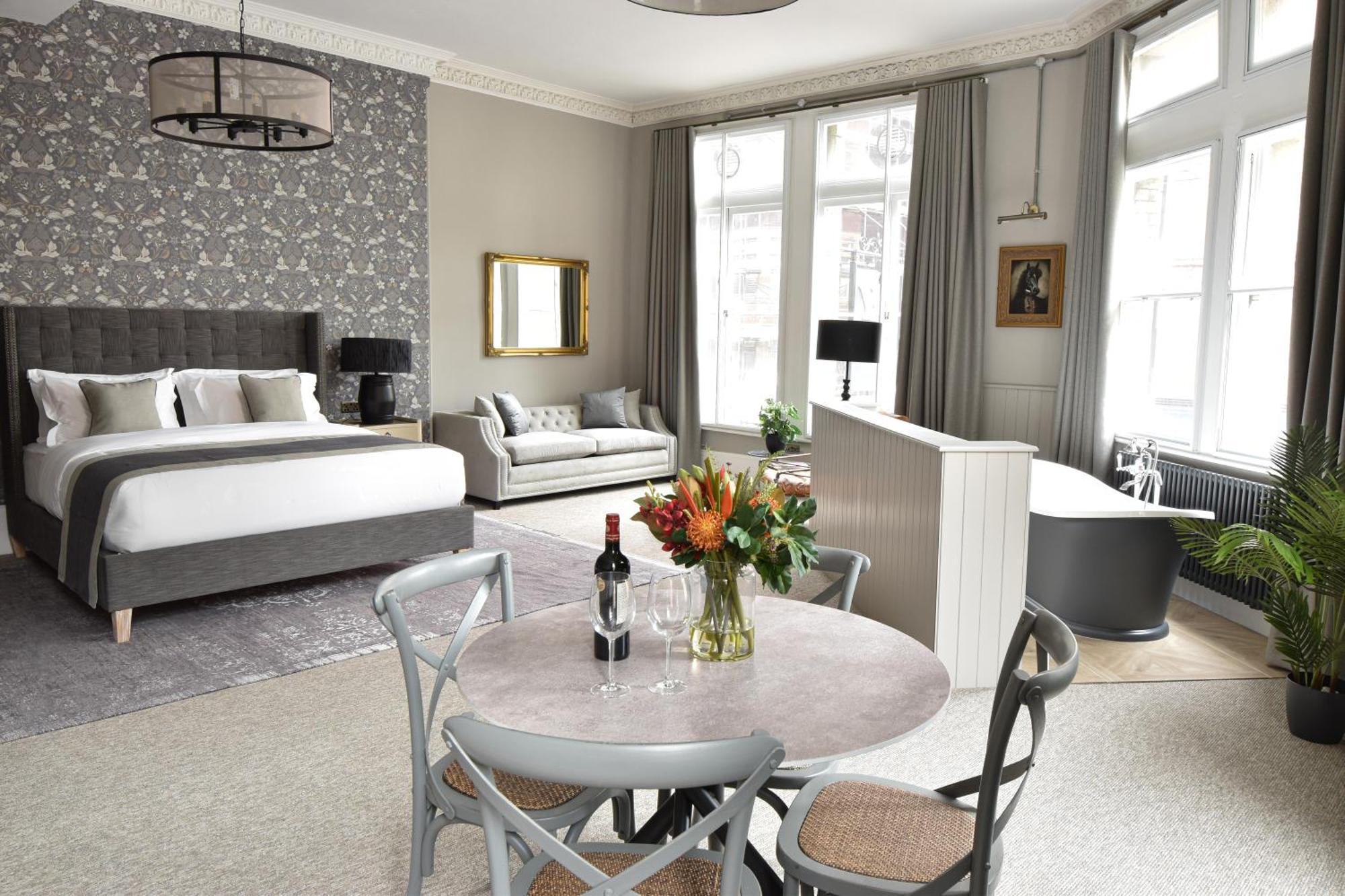 Standard Suite