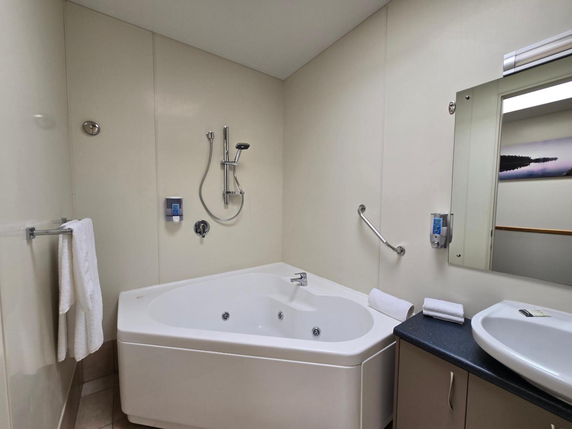 Apartment - Split Level,1618831382:JPEG