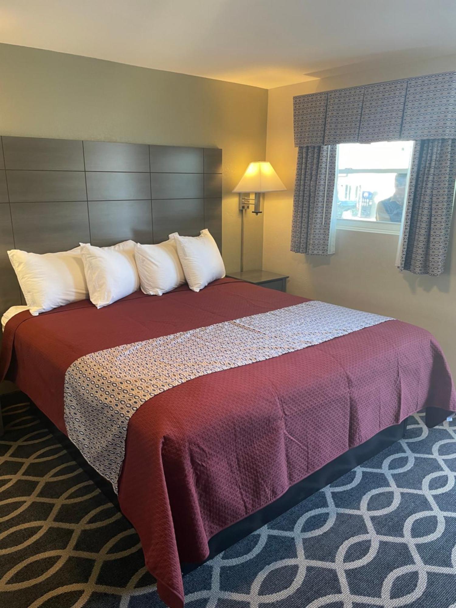 King Room,1621411801:JPEG