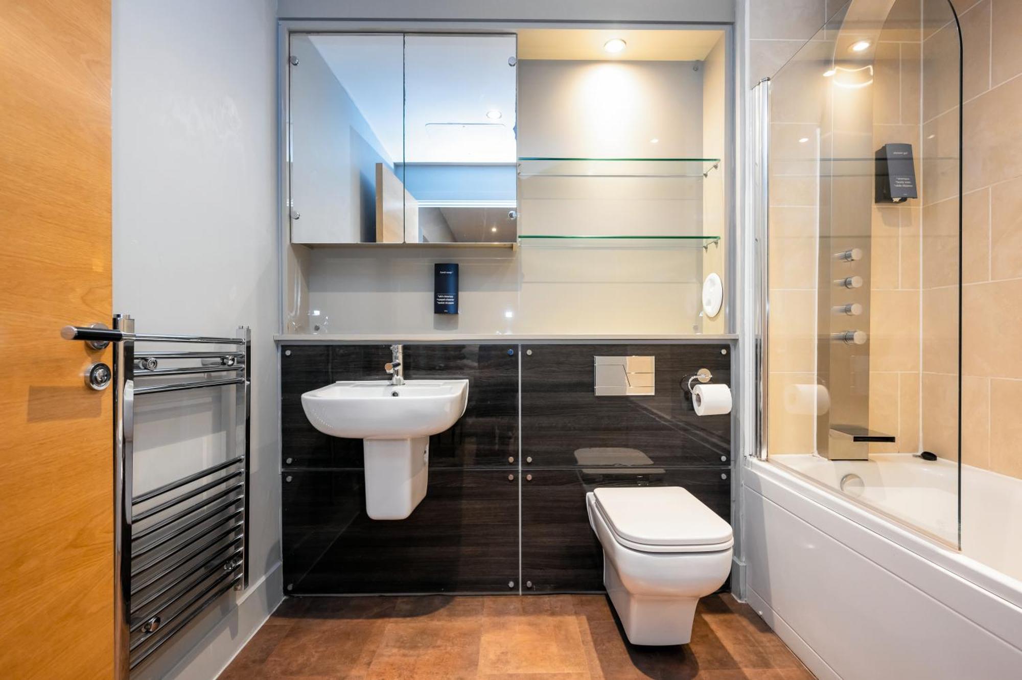 One-Bedroom Apartment (3 Adults)