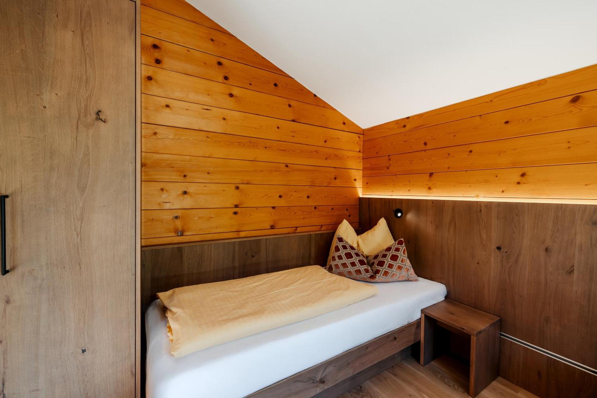 Two-Bedroom Apartment with Balcony - Annex,1627212649:JPEG