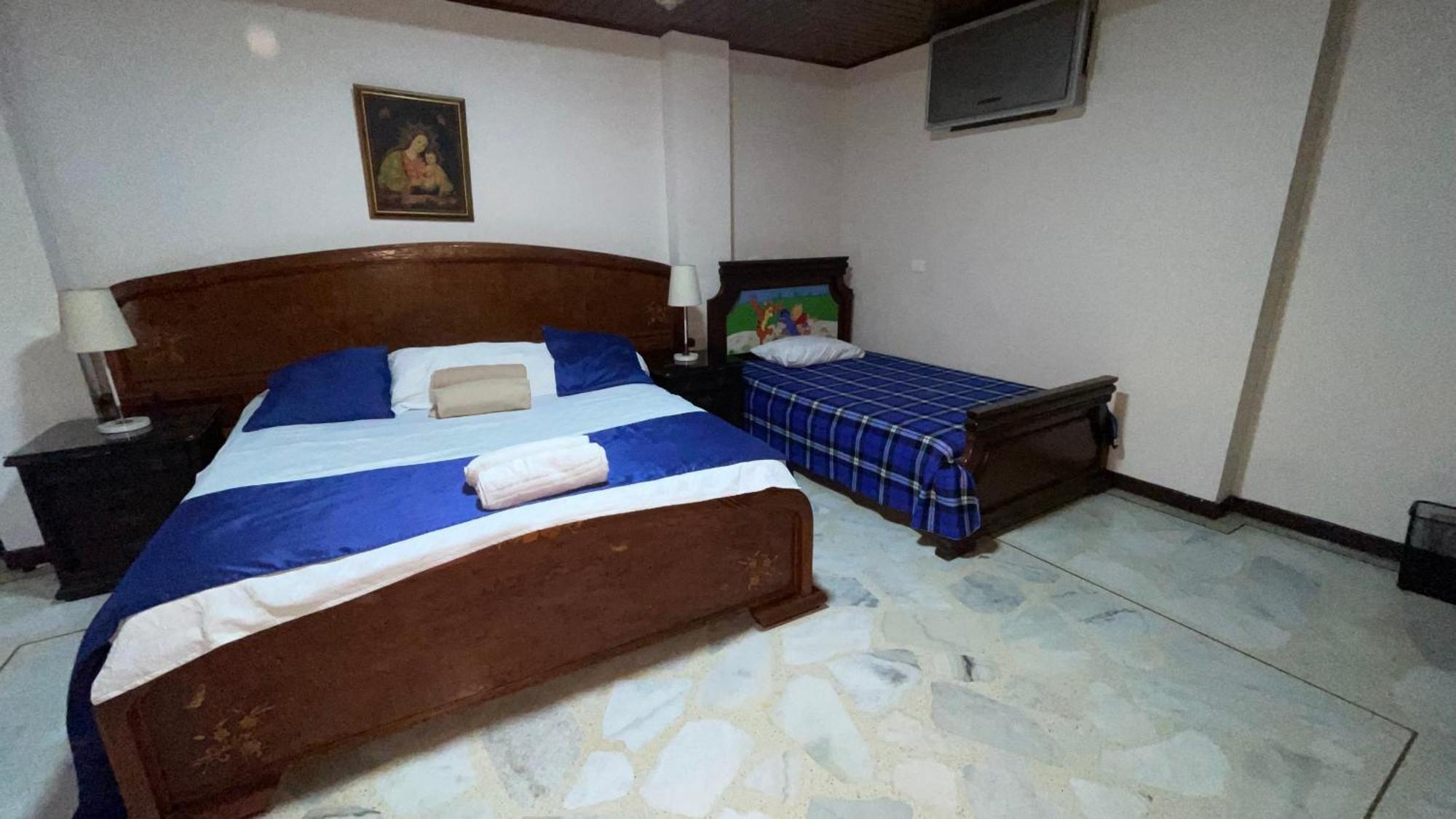 Family Room,1651773477:JPEG