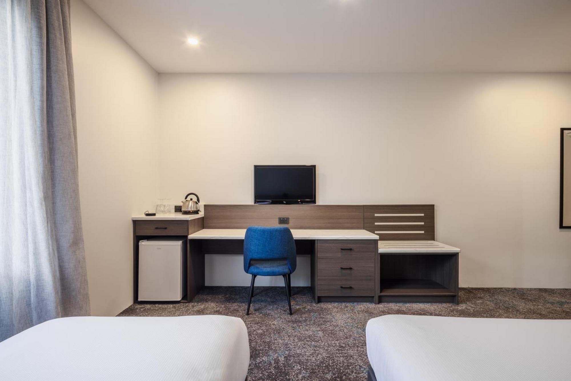 Queen Studio Single Bed