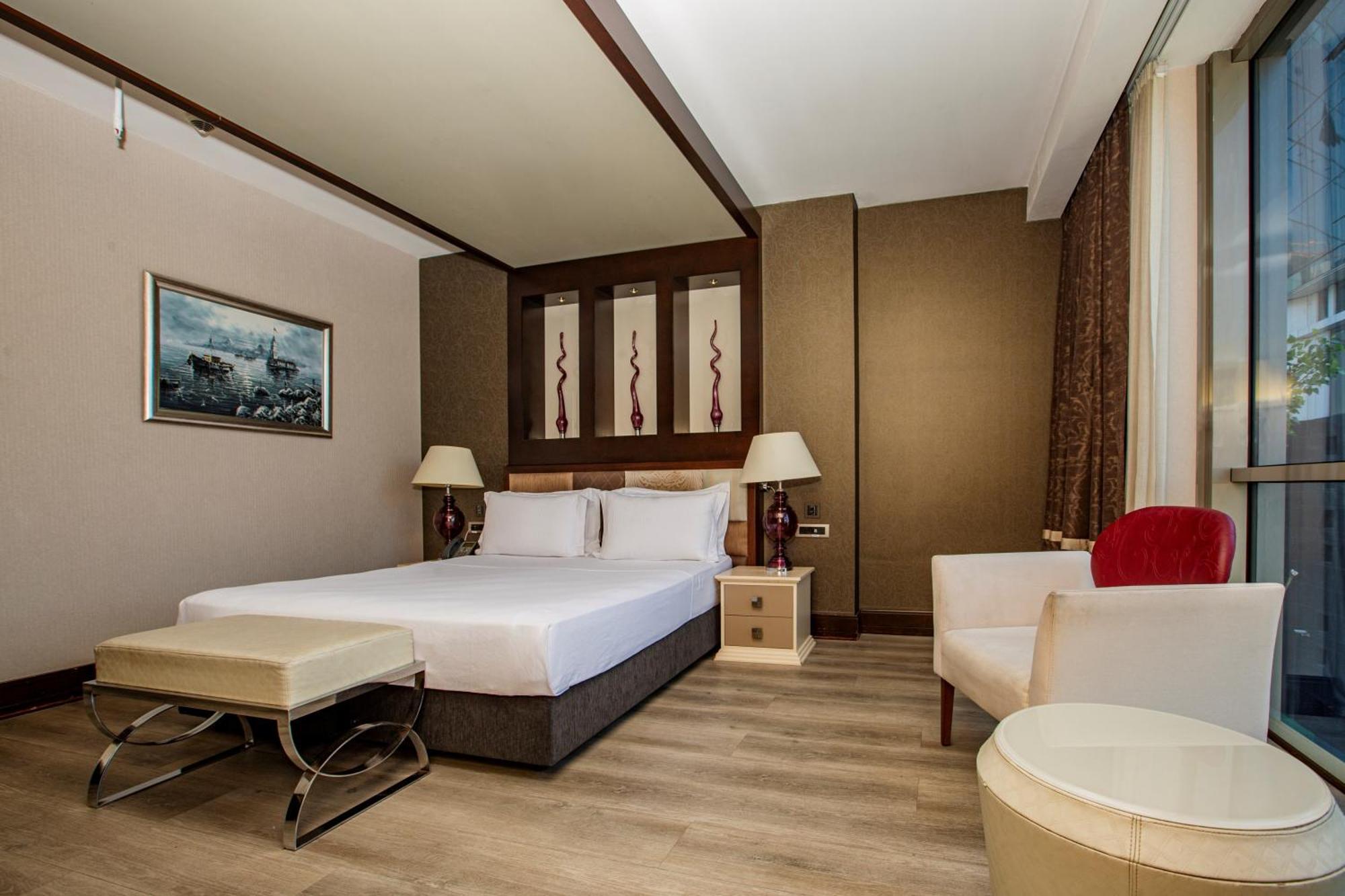Deluxe King Room