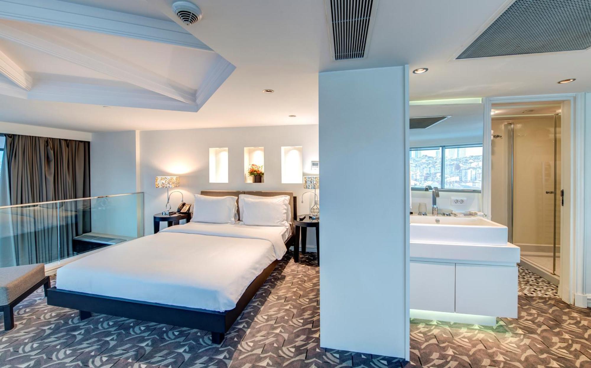 Duplex King Suite with City View