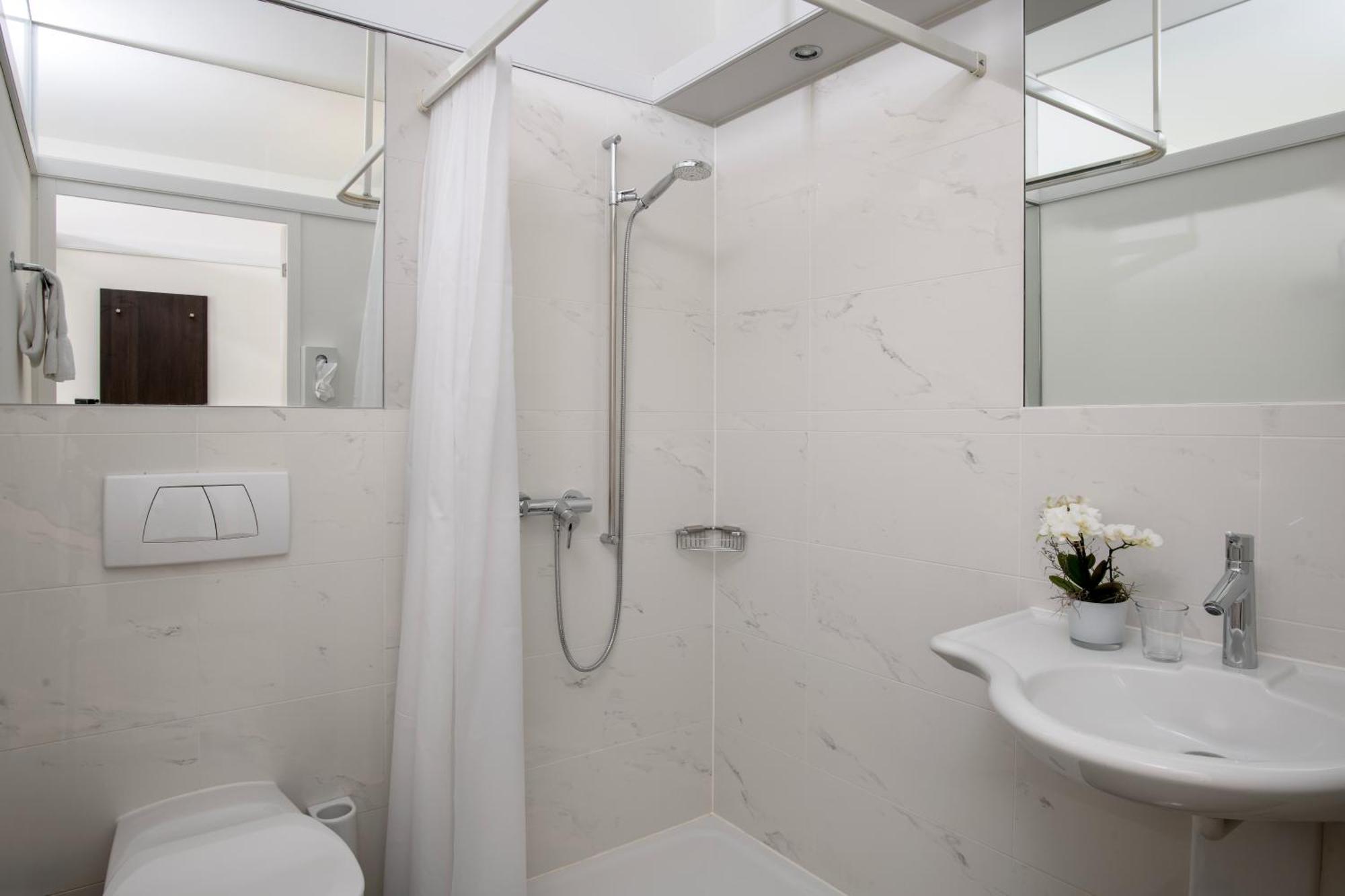 Chambre Double – Vue sur Lac
